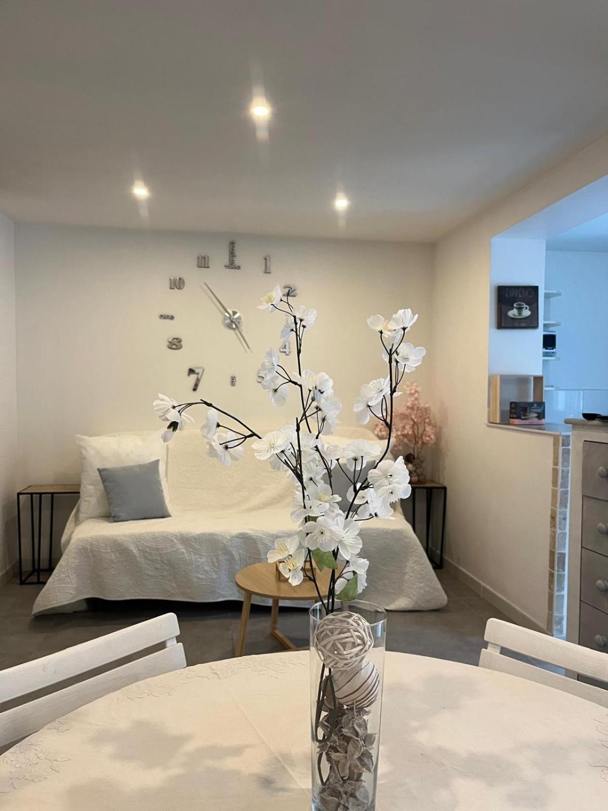 La Mhirabelle Otel Saint-Paul-de-Vence Dış mekan fotoğraf